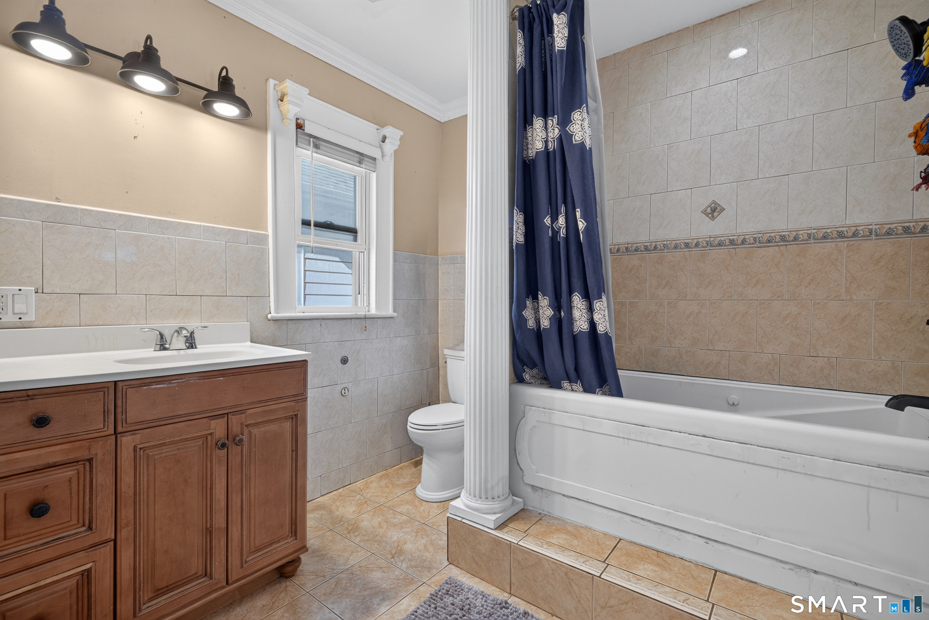 810 Briarwood Avenue Bridgeport CT 06604