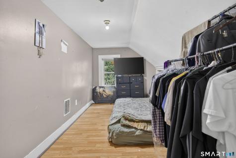 810 Briarwood Avenue Bridgeport CT 06604