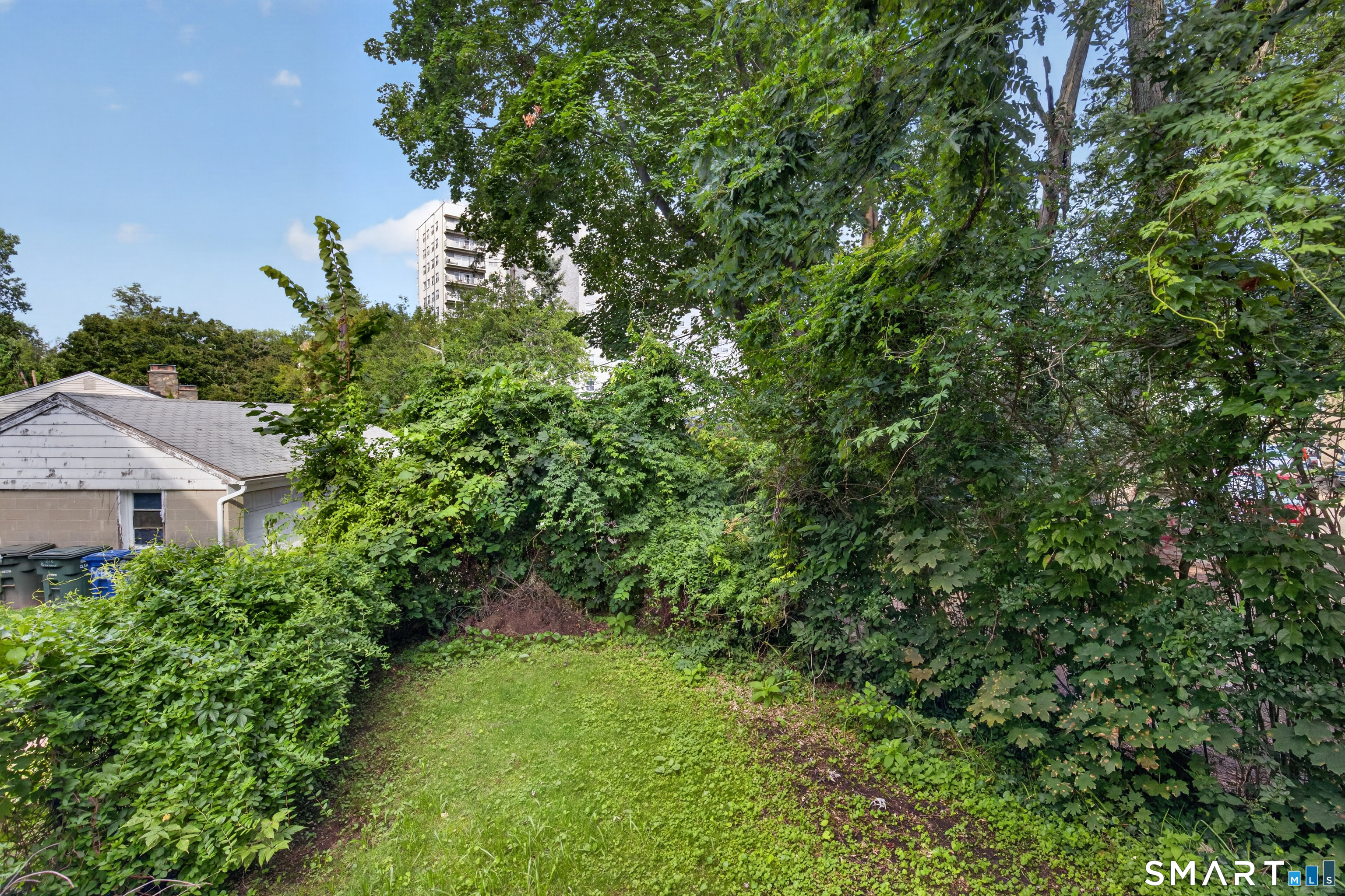 810 Briarwood Avenue Bridgeport CT 06604
