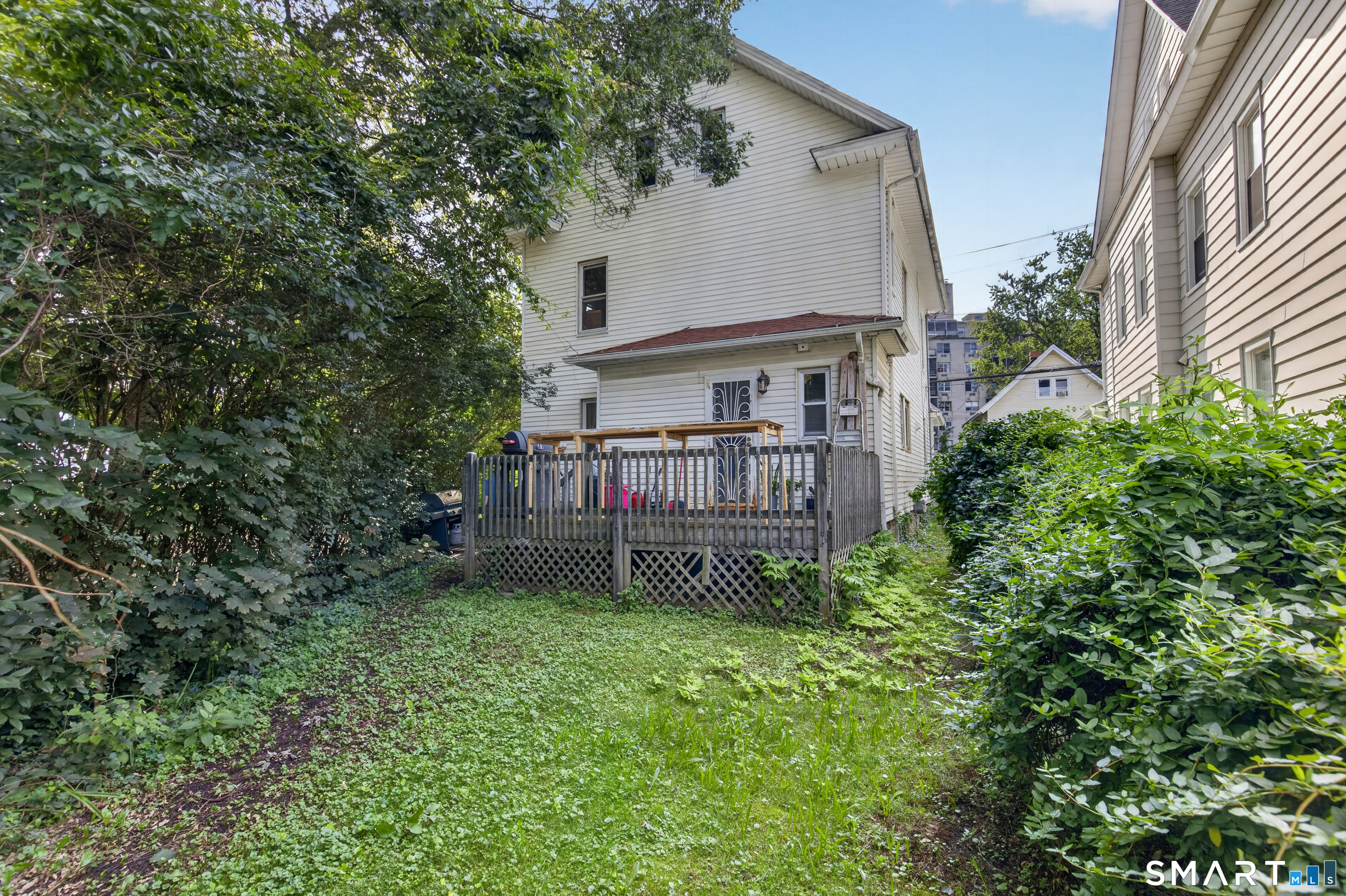 810 Briarwood Avenue Bridgeport CT 06604