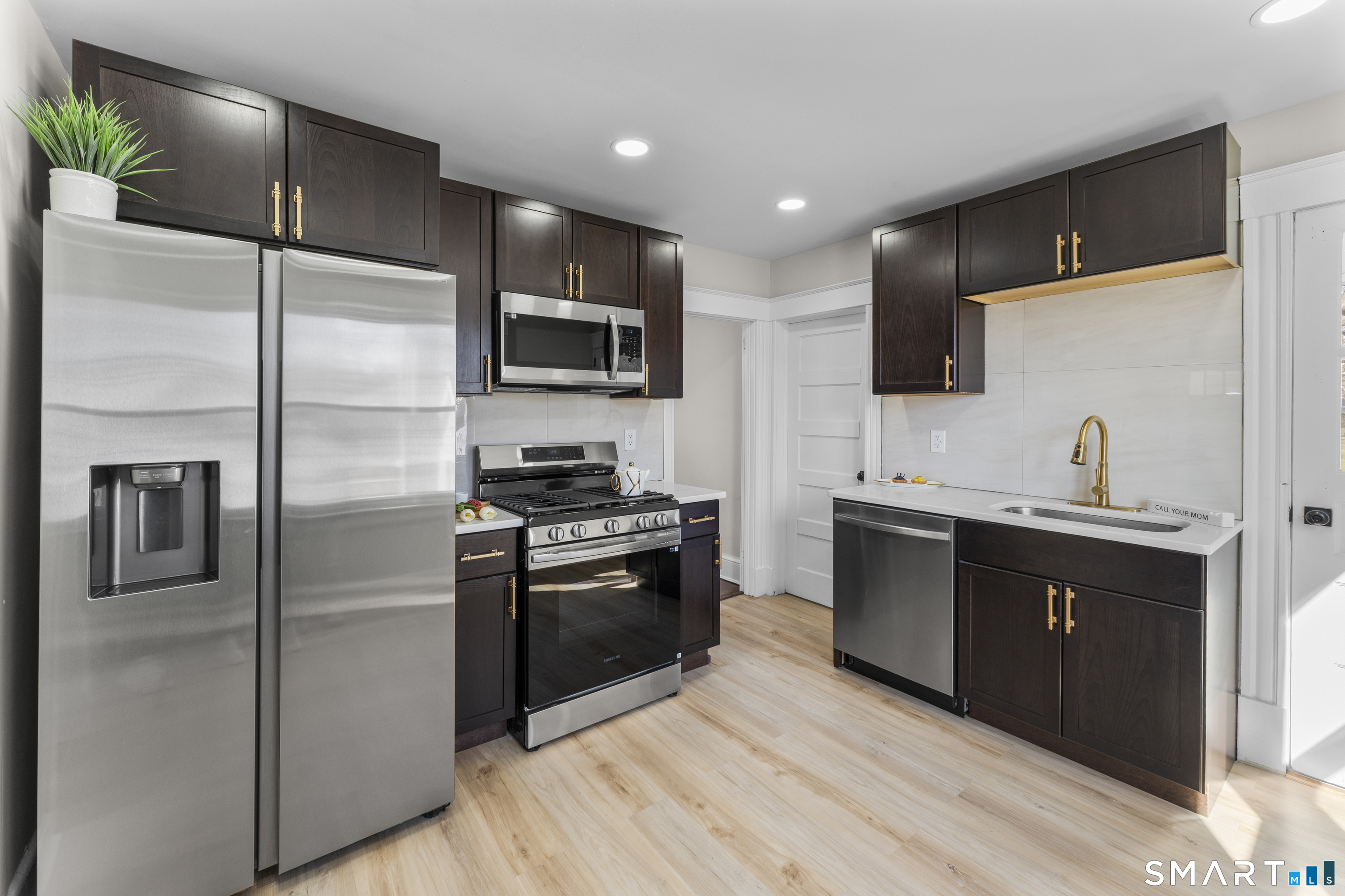 30 Oakwood Street East Hartford CT 06108