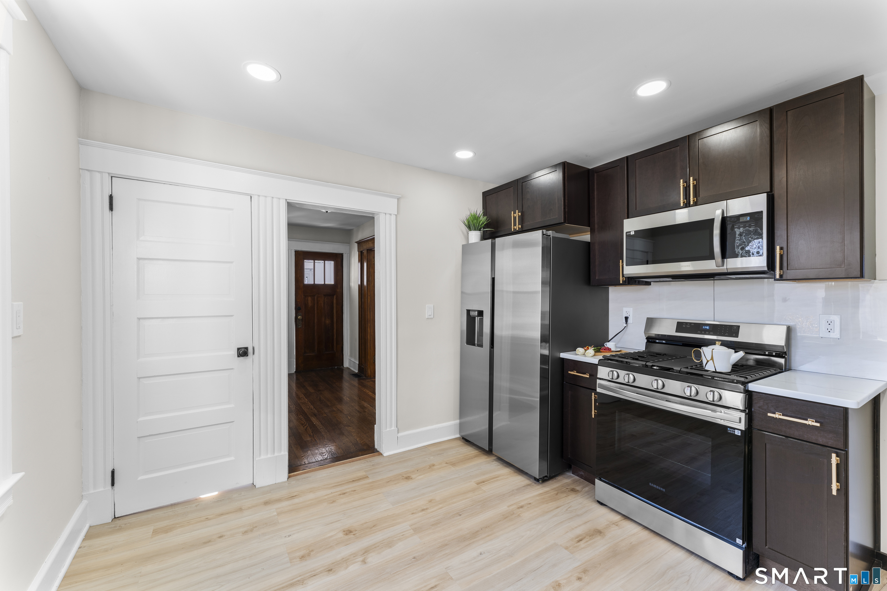 30 Oakwood Street East Hartford CT 06108