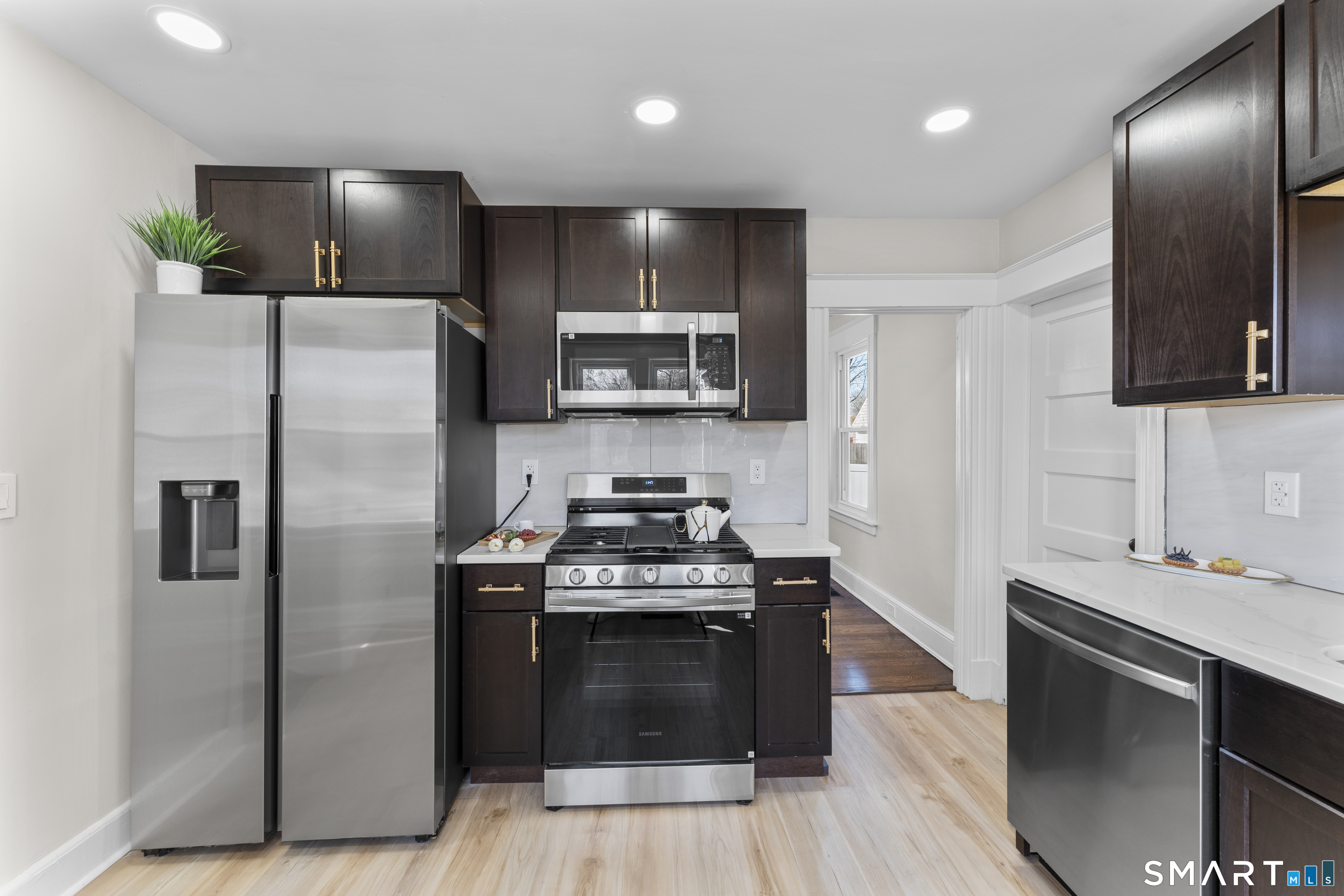 30 Oakwood Street East Hartford CT 06108