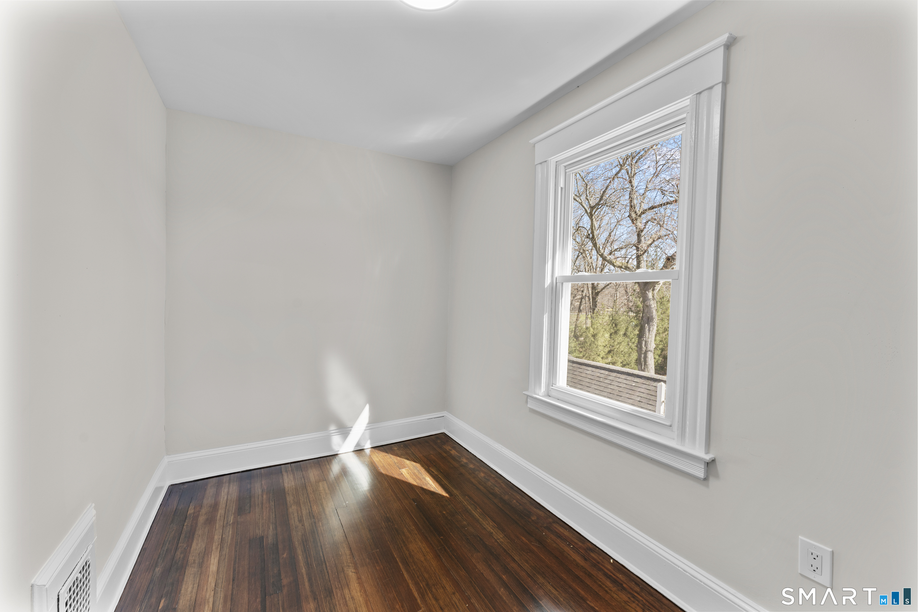 30 Oakwood Street East Hartford CT 06108