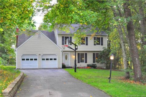 16 Cambridge Circle New Milford CT 06776