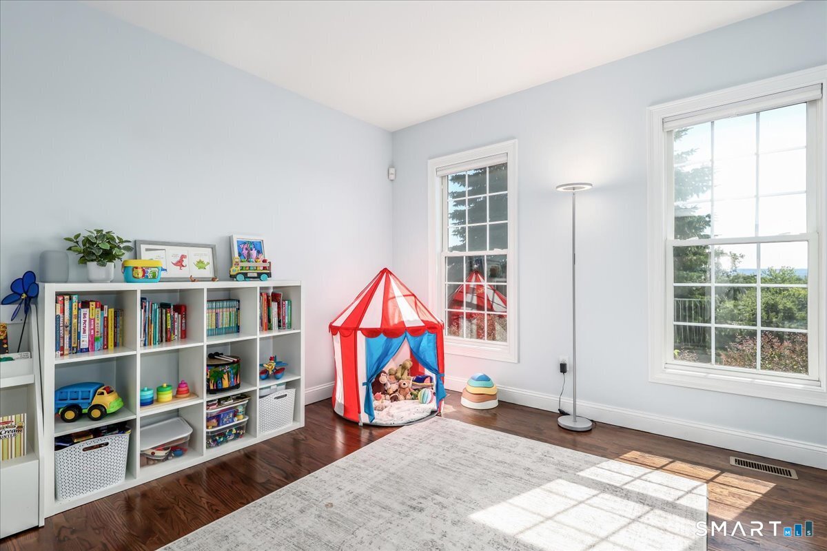 47 Ridgewood Terrace North Haven CT 06473