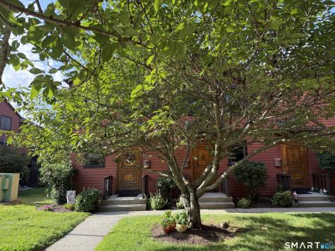 32 Courtland Drive Groton CT 06340