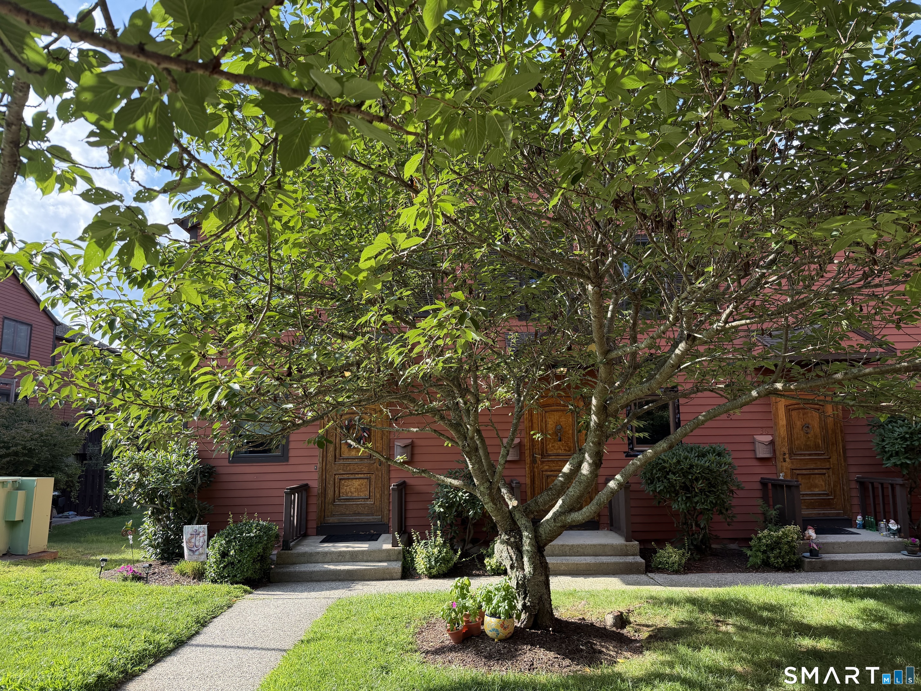 32 Courtland Drive Groton CT 06340