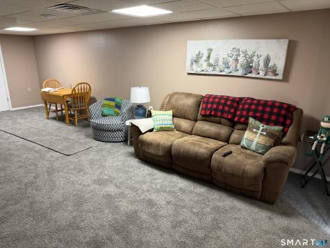 32 Courtland Drive Groton CT 06340