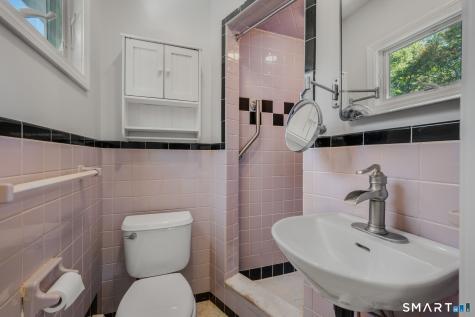 6 Nemczuk Drive Norwich CT 06360