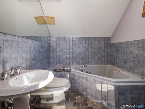 25 Clintonville Road North Haven CT 06473