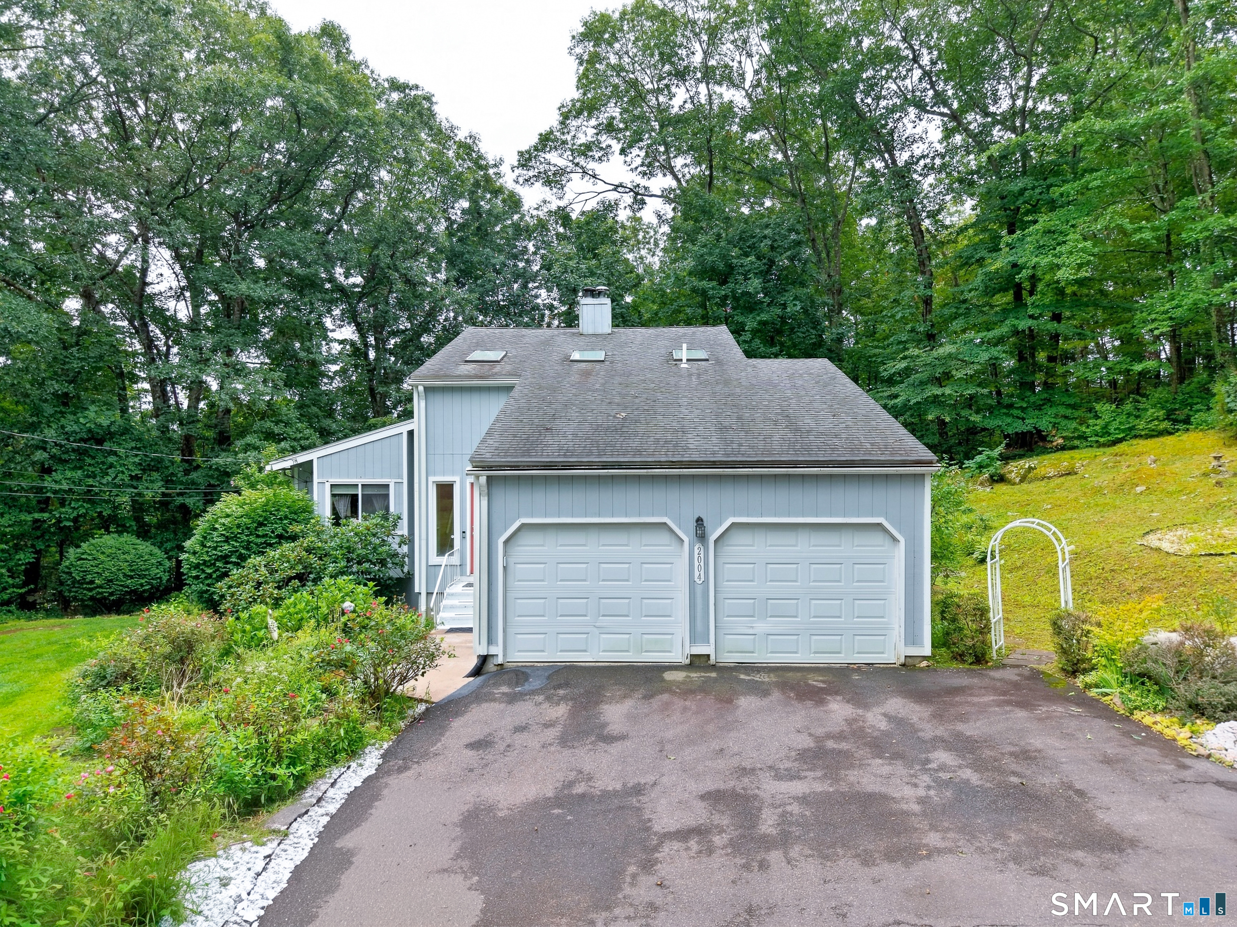 2004 Boston Post/aka Rock Crest Road Guilford CT 06437