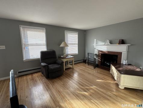404 Woodland Street Windsor Locks CT 06096