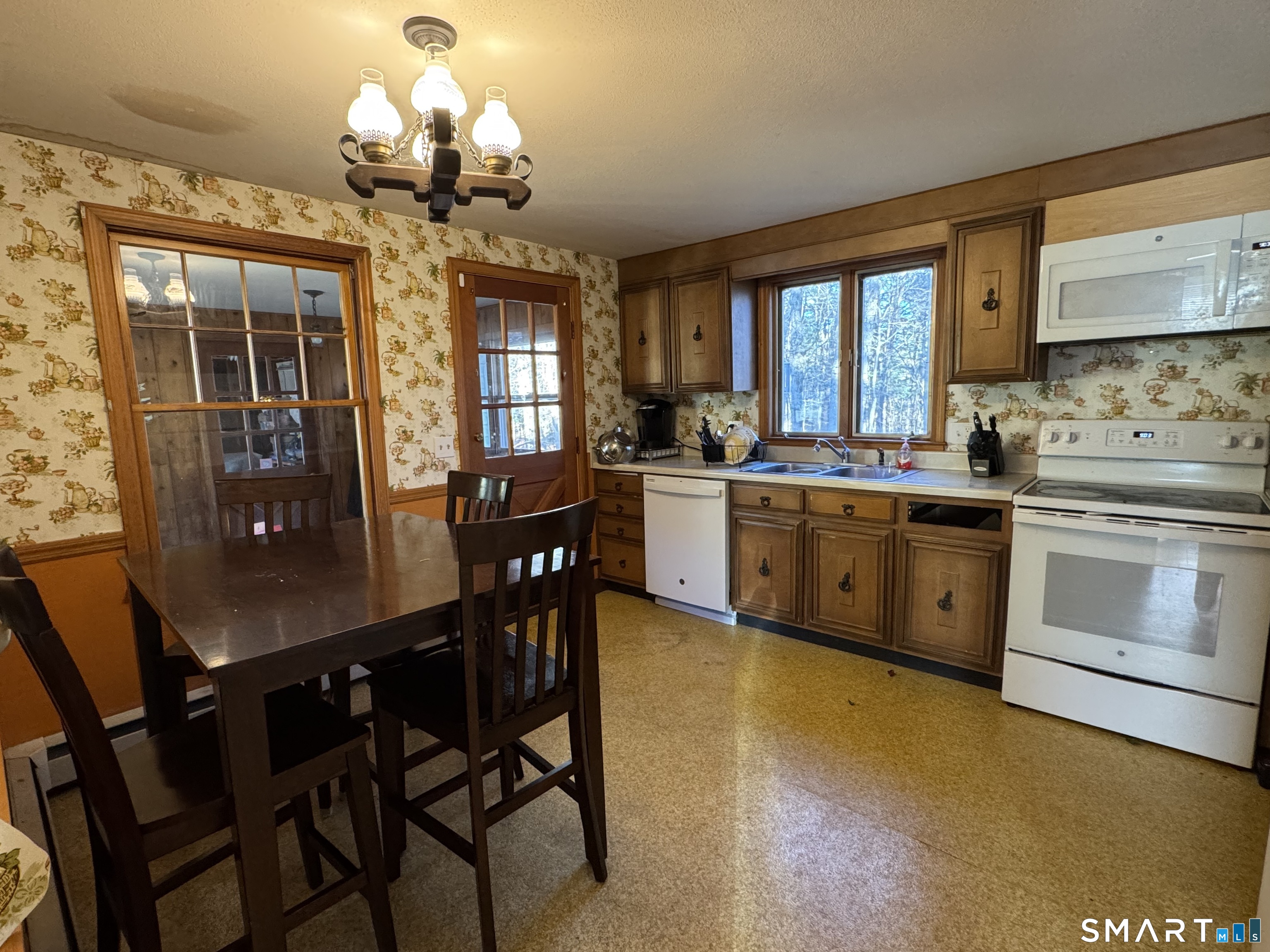 404 Woodland Street Windsor Locks CT 06096