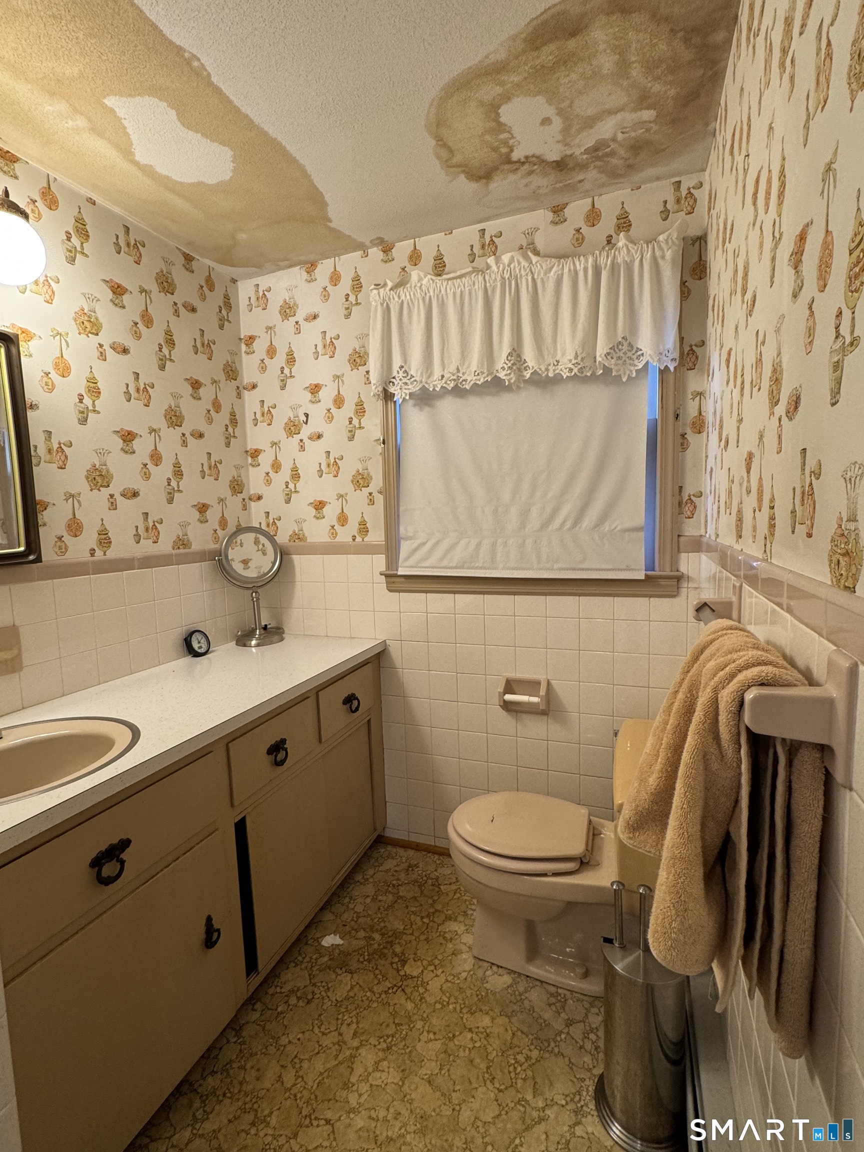 404 Woodland Street Windsor Locks CT 06096