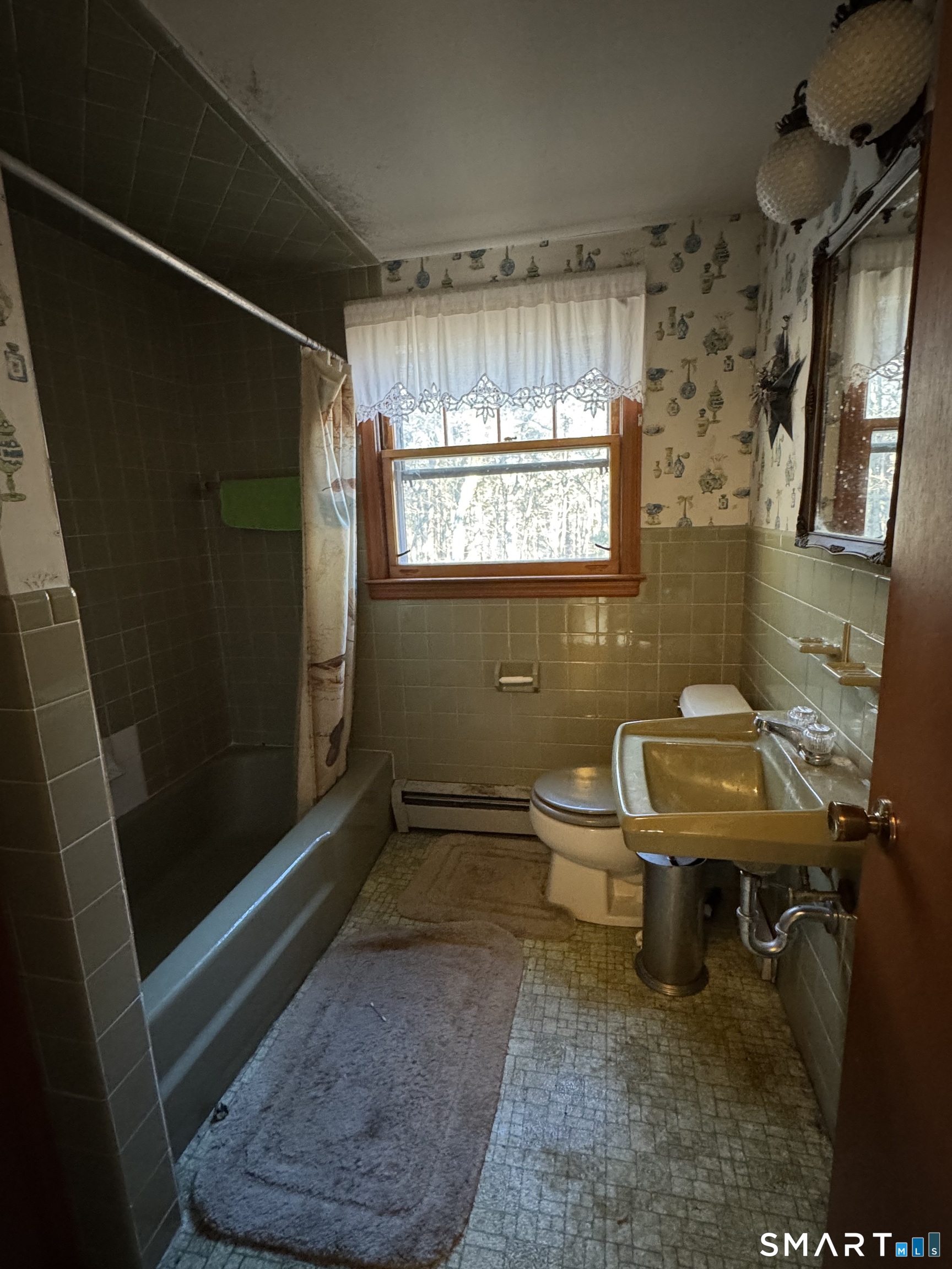 404 Woodland Street Windsor Locks CT 06096