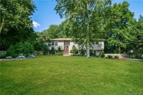 67 Tower Road Middlebury CT 06762