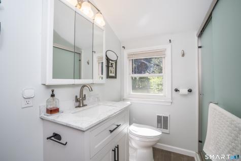 17 Nutmeg Avenue Enfield CT 06082