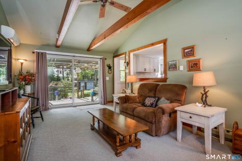 17 Nutmeg Avenue Enfield CT 06082