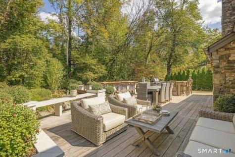 107 Parade Hill Road New Canaan CT 06840