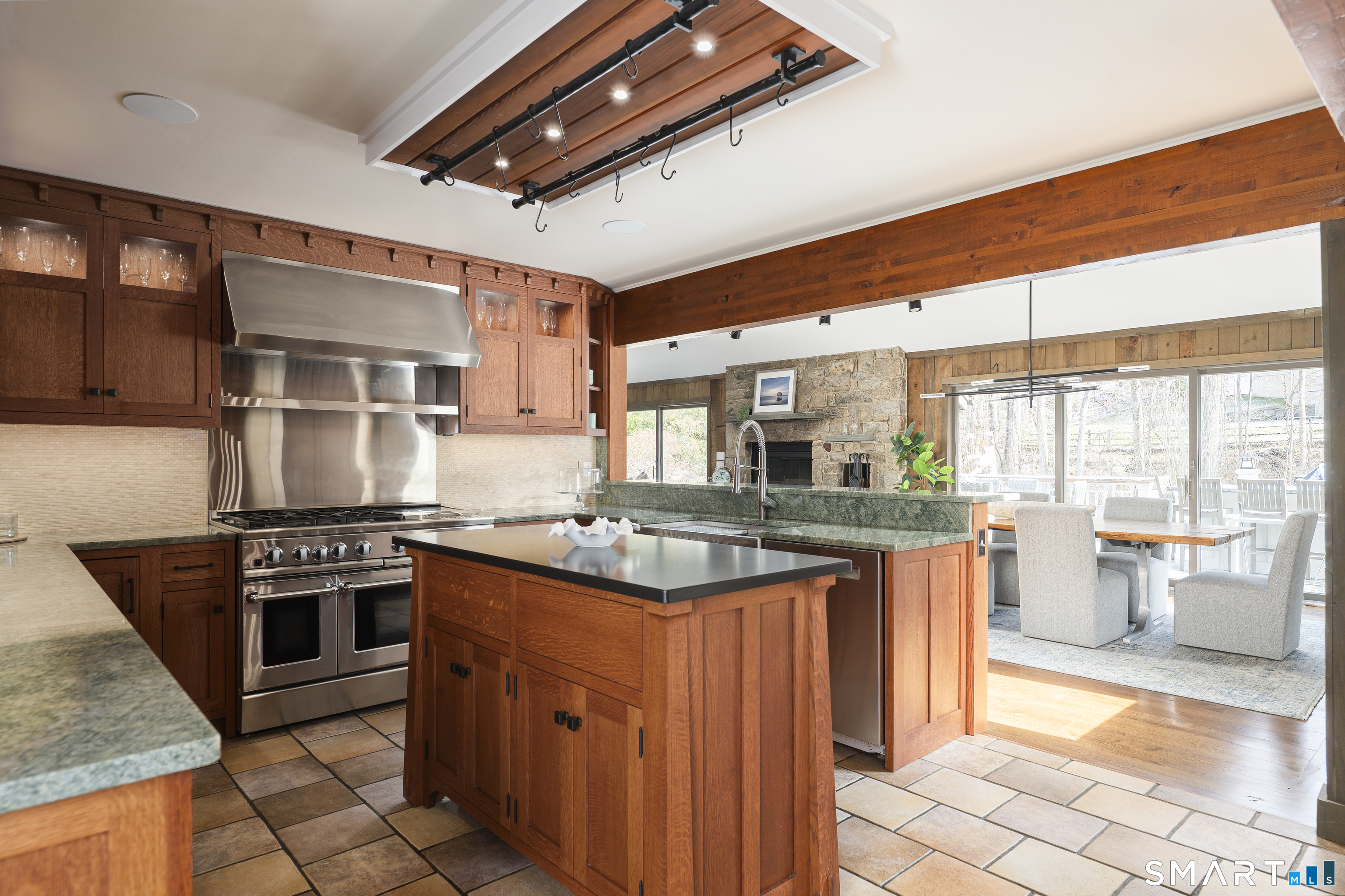 107 Parade Hill Road New Canaan CT 06840