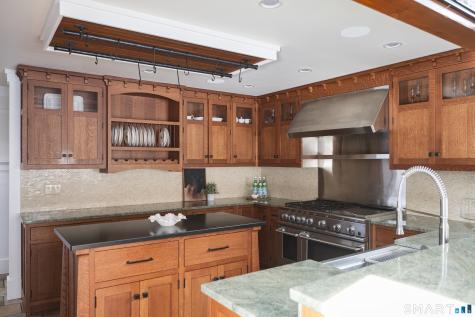 107 Parade Hill Road New Canaan CT 06840