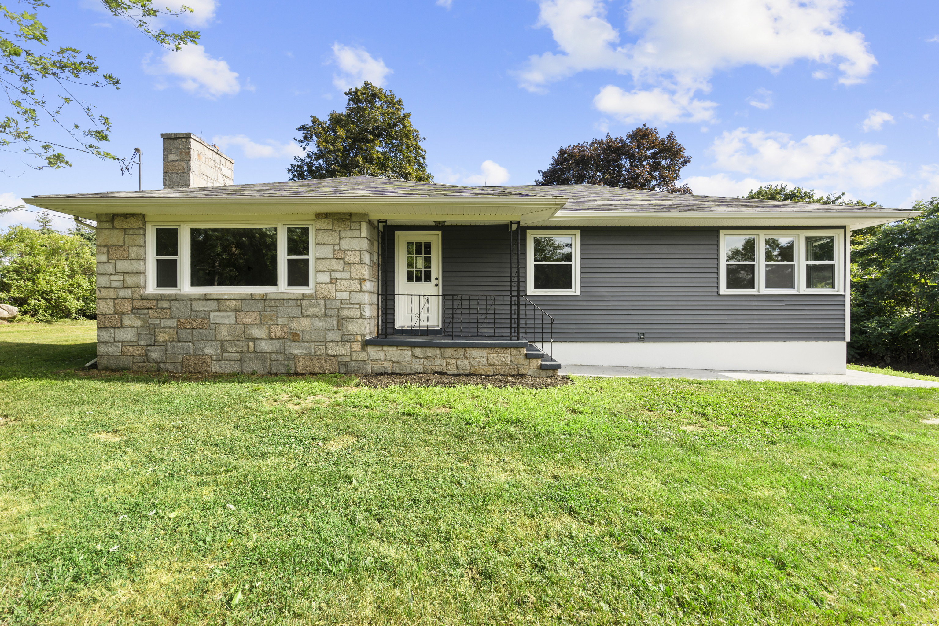 363 Amity Road Bethany CT 06524