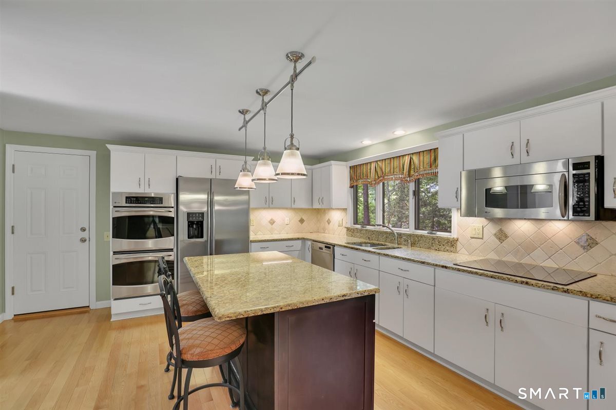 2 Cricket Lane Simsbury CT 06070