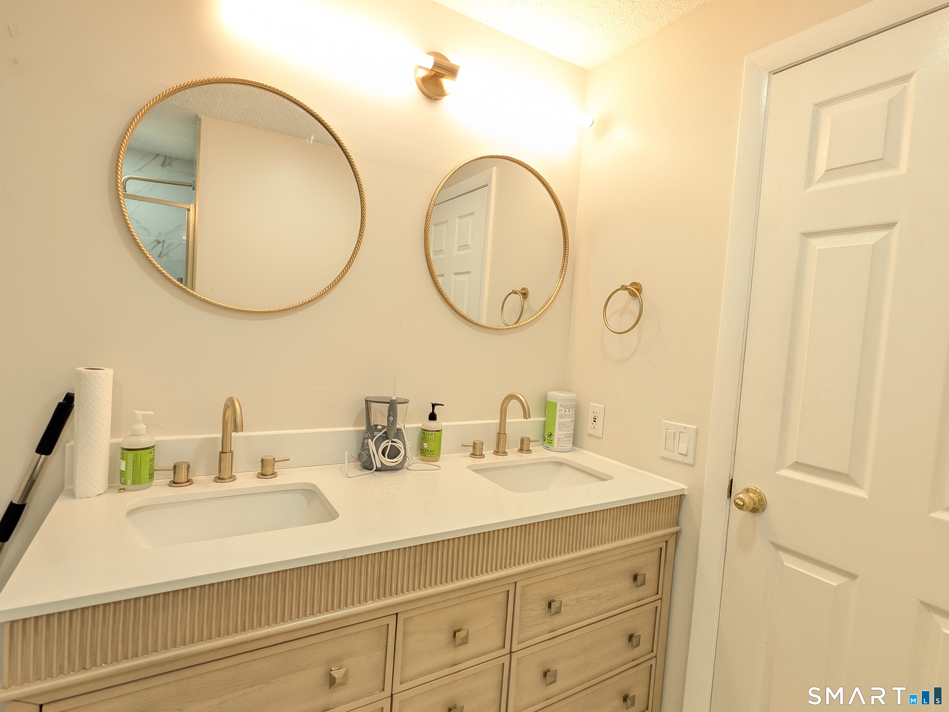 746 Avery Street South Windsor CT 06074