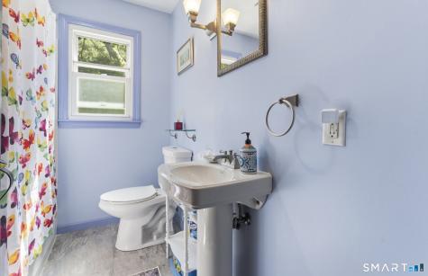 5 Blackwell Road Old Lyme CT 06371