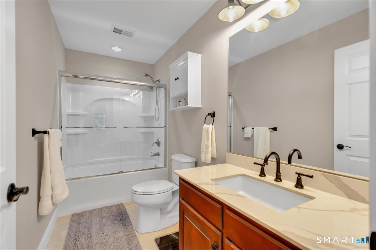2 Chapman Chase Windsor Locks CT 06096