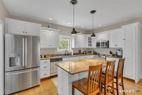 2 Chapman Chase Windsor Locks CT 06096