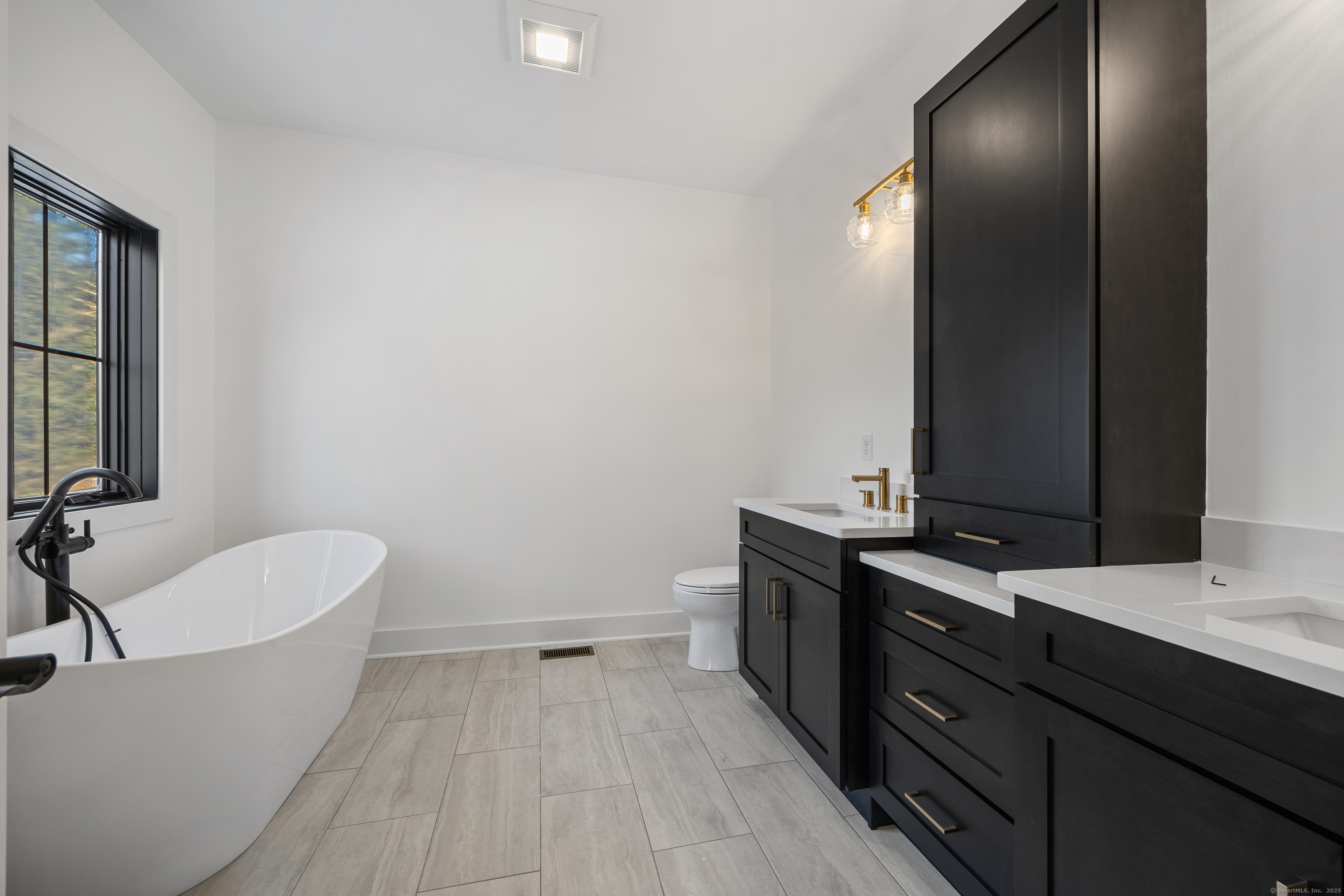 1517 Blackberry Place Cheshire CT 06410