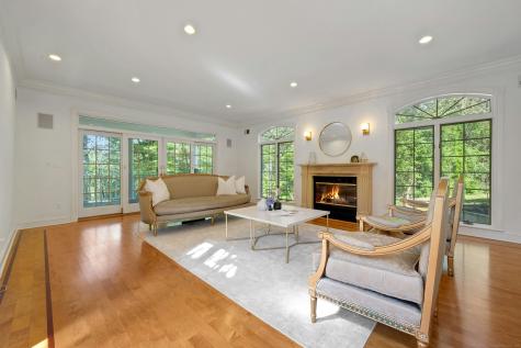 39 Running Brook Lane New Canaan CT 06840