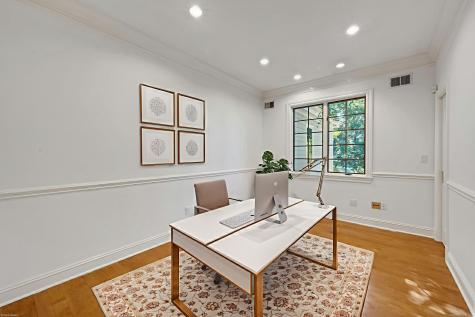 39 Running Brook Lane New Canaan CT 06840