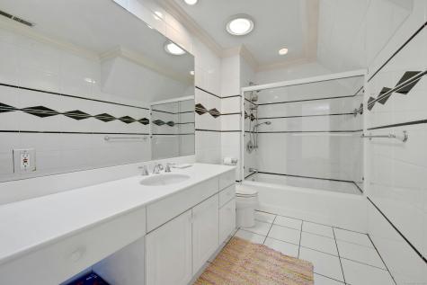 39 Running Brook Lane New Canaan CT 06840