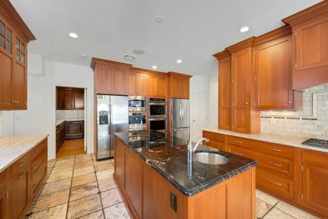 39 Running Brook Lane New Canaan CT 06840