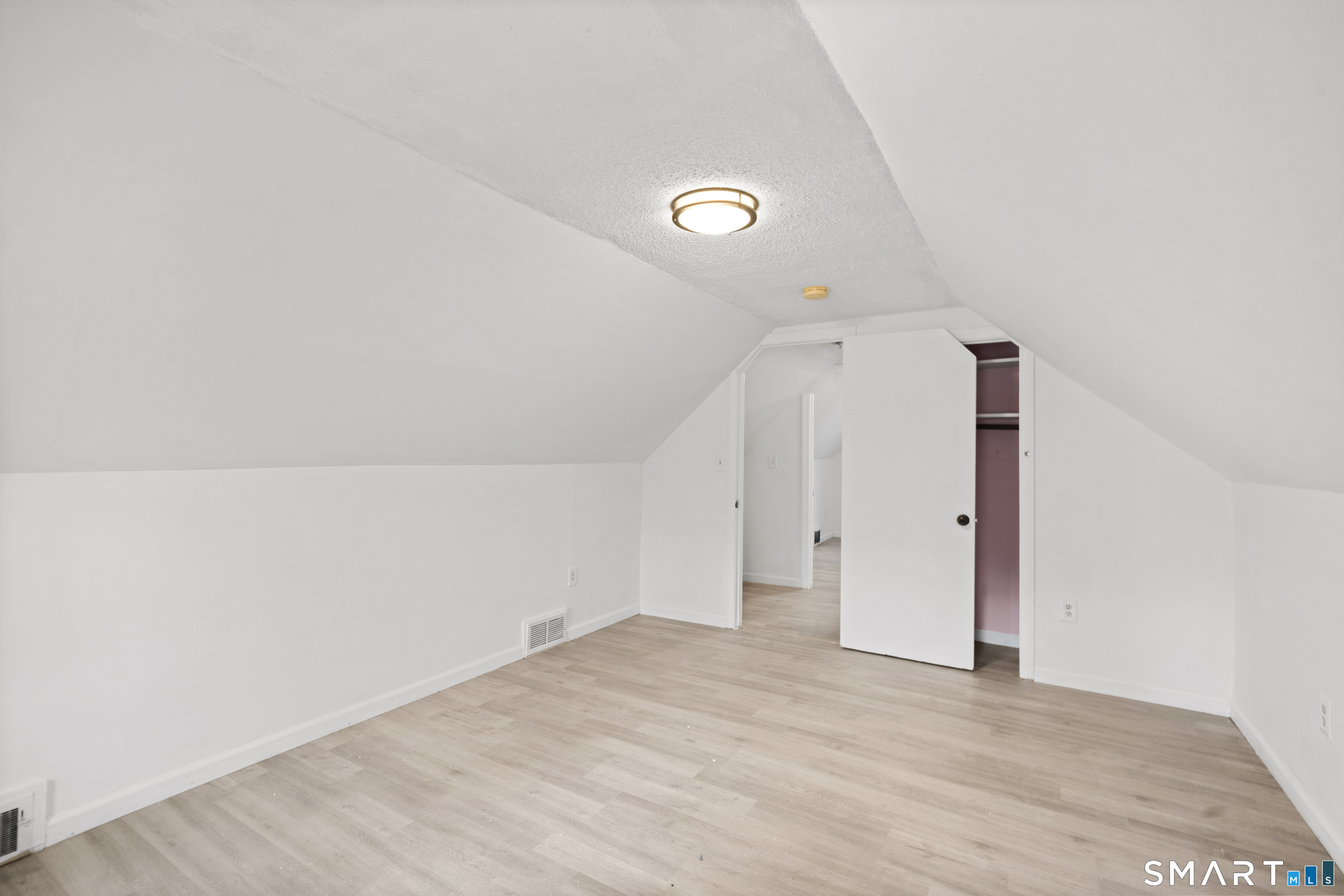 48 Park Avenue East Hartford CT 06108