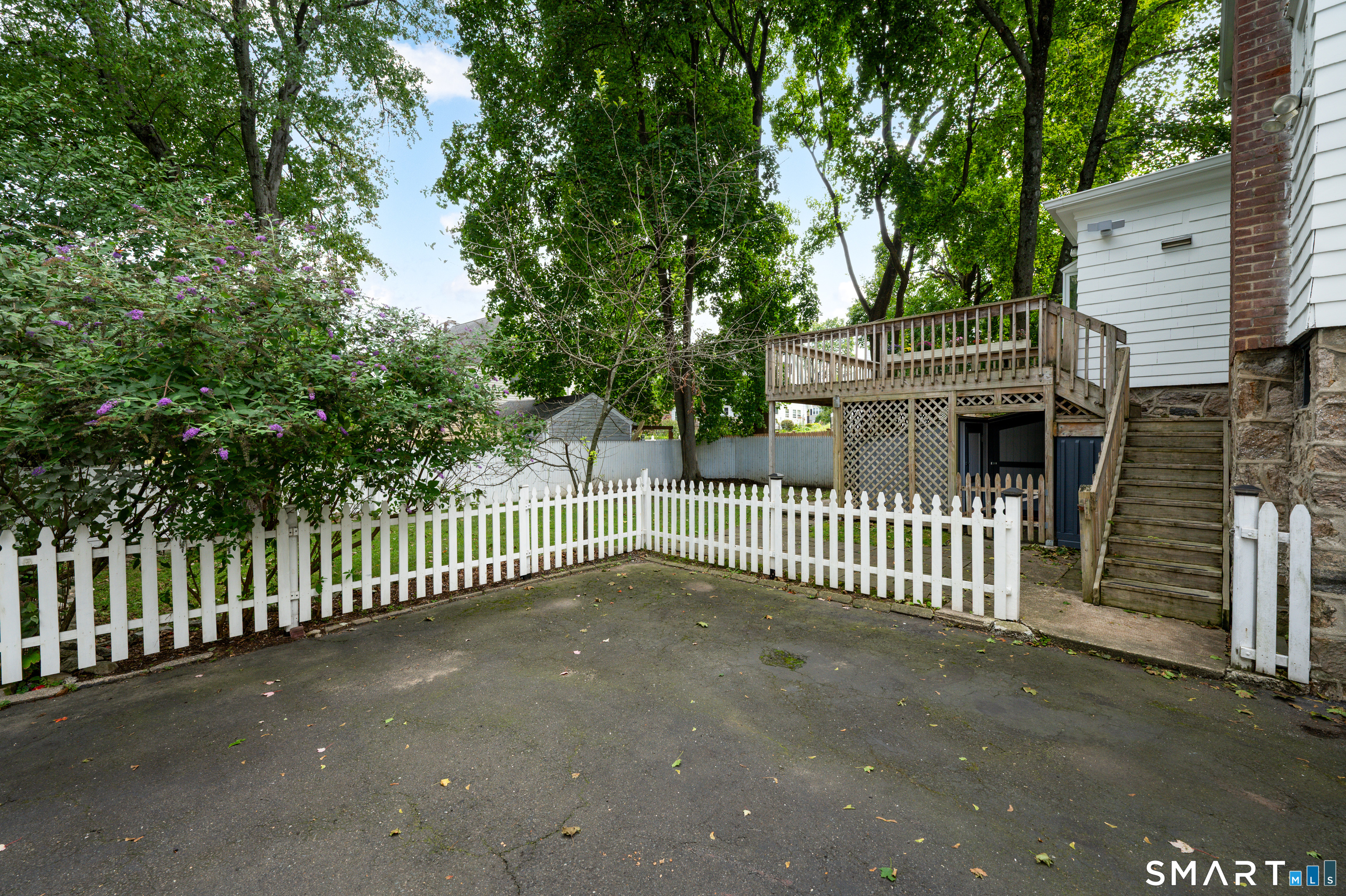 15 Brooklawn Avenue Stamford CT 06906