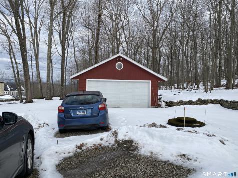 17 Mauweehoo Hill Sherman CT 06784