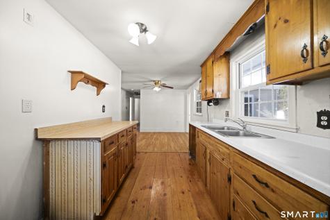 50 Roosevelt Boulevard Enfield CT 06082