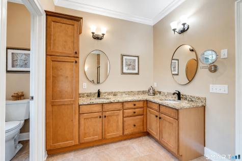 10 Crestview Drive Middlefield CT 06481