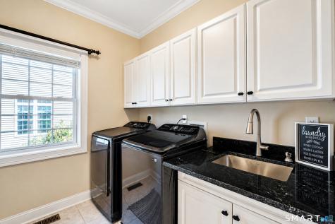 10 Crestview Drive Middlefield CT 06481