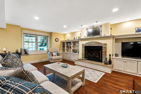 10 Crestview Drive Middlefield CT 06481