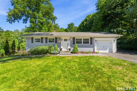 17 Greenbriar Lane Newtown CT 06470
