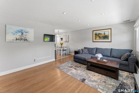 17 Greenbriar Lane Newtown CT 06470