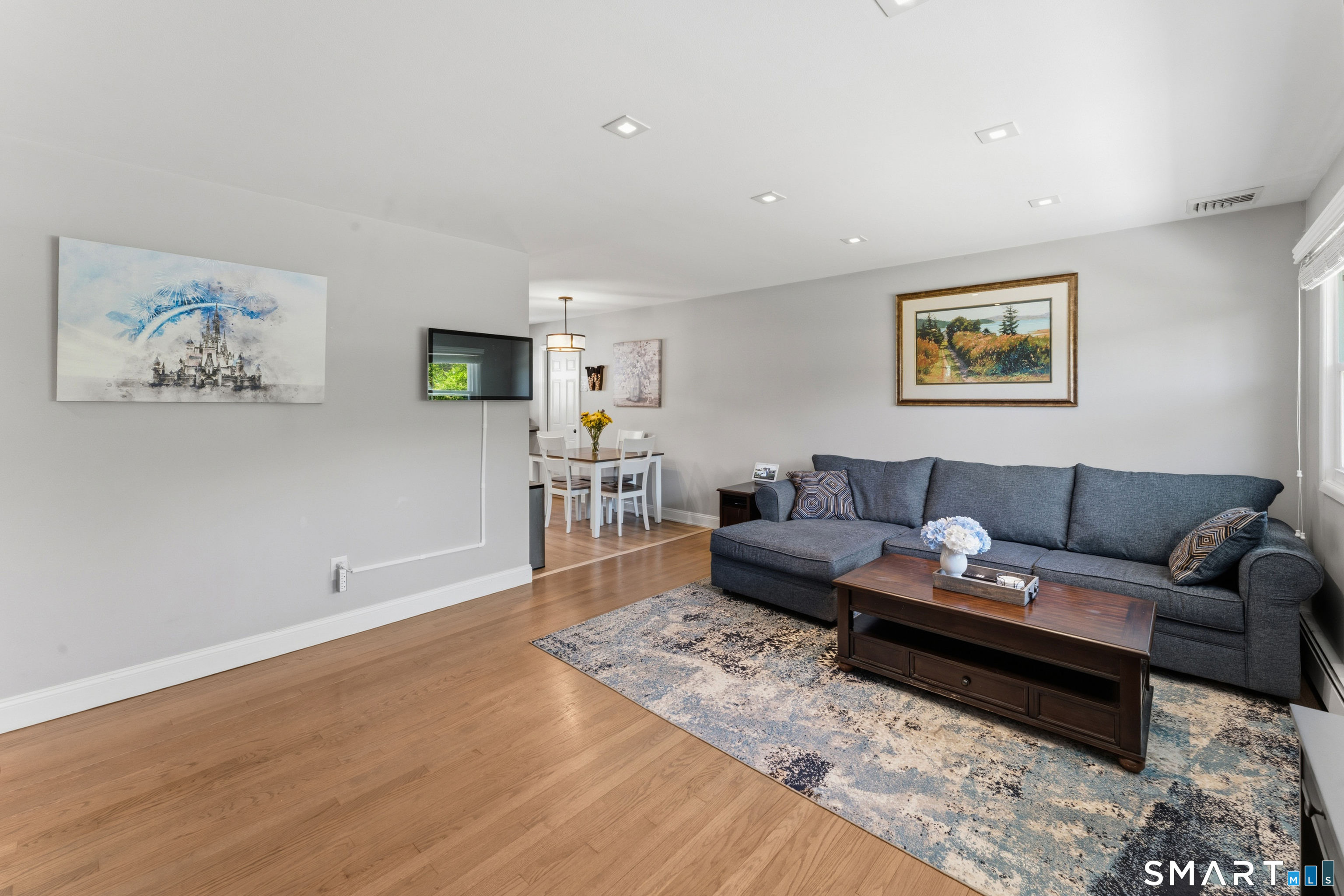 17 Greenbriar Lane Newtown CT 06470
