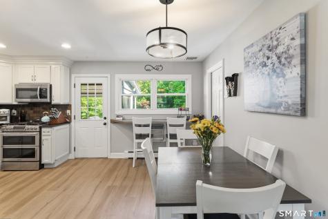 17 Greenbriar Lane Newtown CT 06470