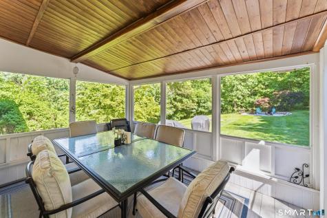 17 Greenbriar Lane Newtown CT 06470