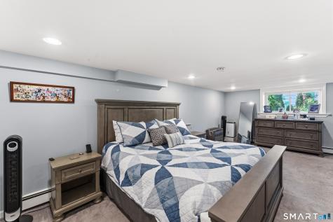 17 Greenbriar Lane Newtown CT 06470